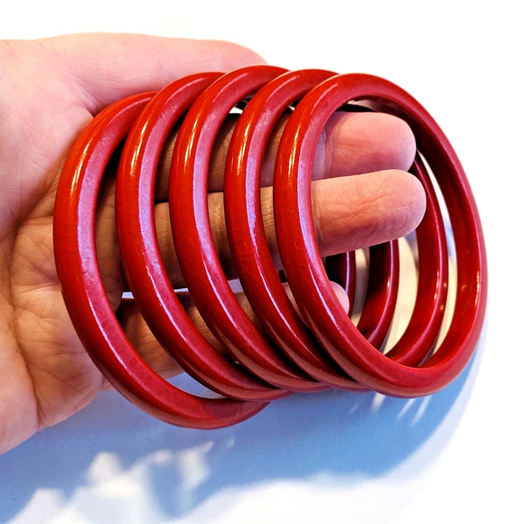 Vintage Red Bangle Bracelets set of 5 Hard Plastic Slim Spacers 1950's Classics - Picture 2 of 8